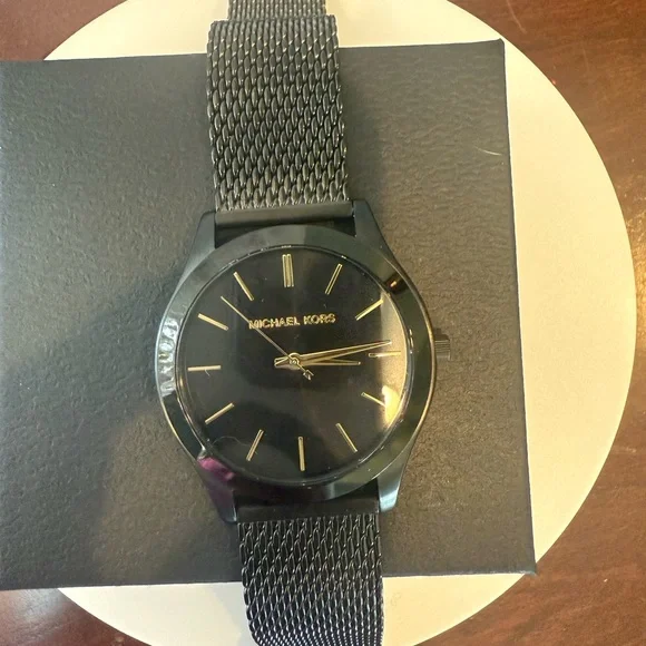 Michael Kors Black Watch with Gold Details - Picture 4 of 5